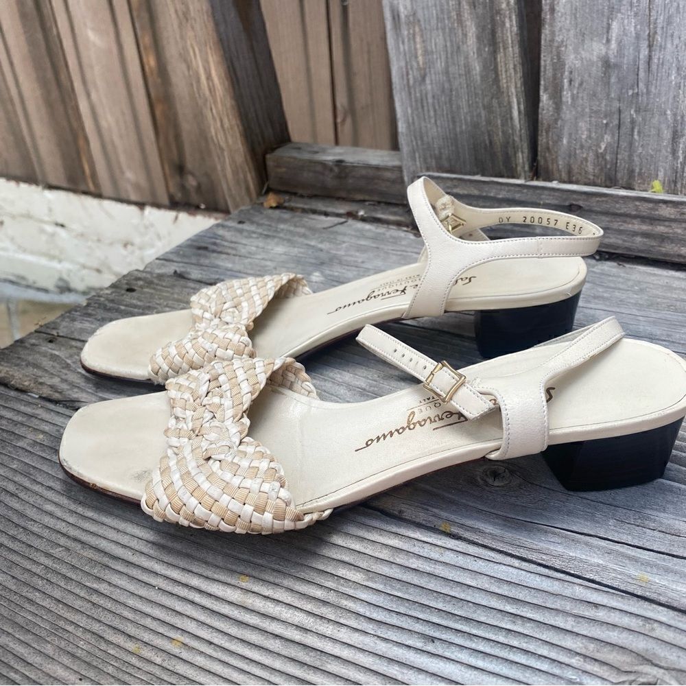 Vintage Salvatore Ferragamo Slingback white and beige woven leather sandals 7.5